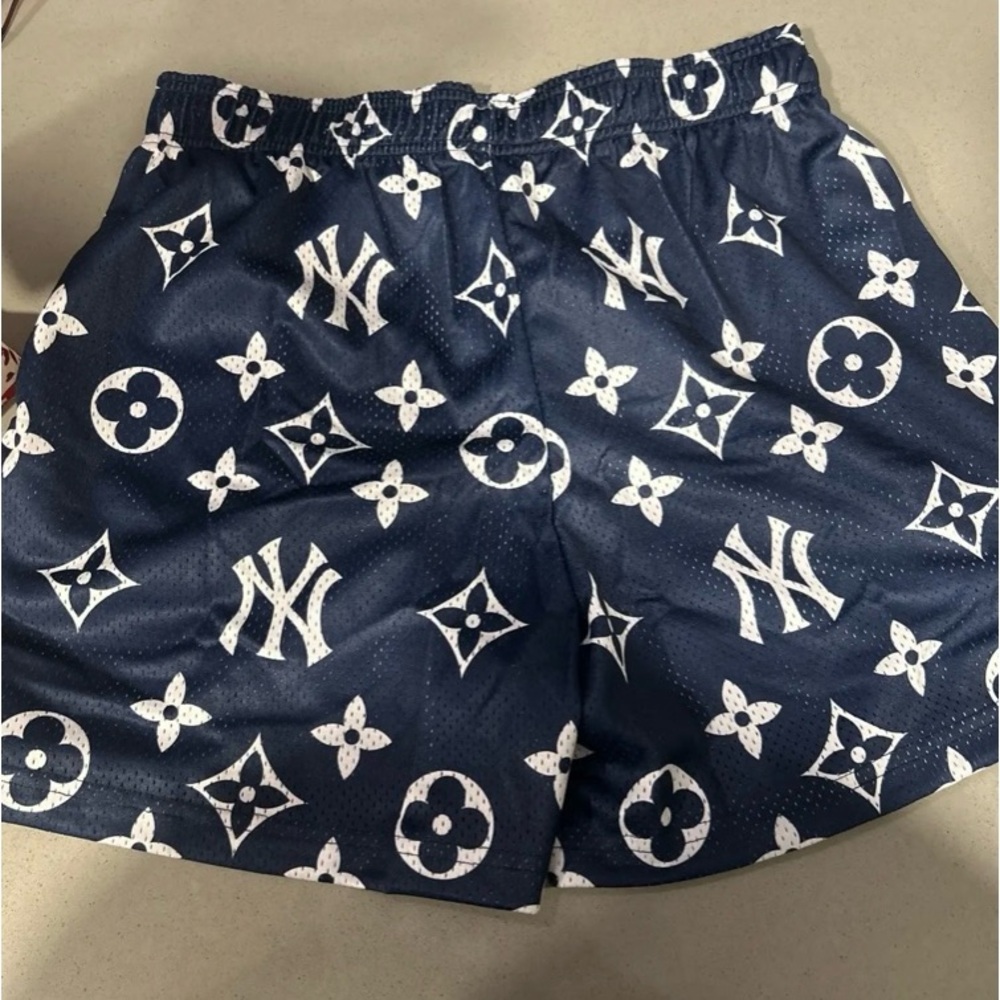 Bravest Studios Large New With Tags Navy